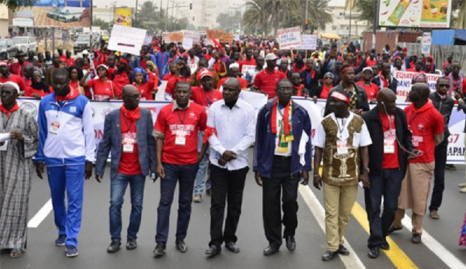 Rentrée sous tension : Enseignants en colère , le G7 décrète un « octobre rouge » dans les écoles Rentrée sous tension : Enseignants en colère , le G7 décrète un « octobre rouge » dans les écoles
