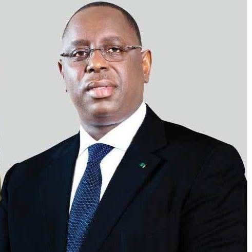 Le Grand Visionnaire est l'un des plus grands bâtisseurs dans le Monde. Avec le PSE, Son Excellence Macky sall est d'une virtuosité inspirante.