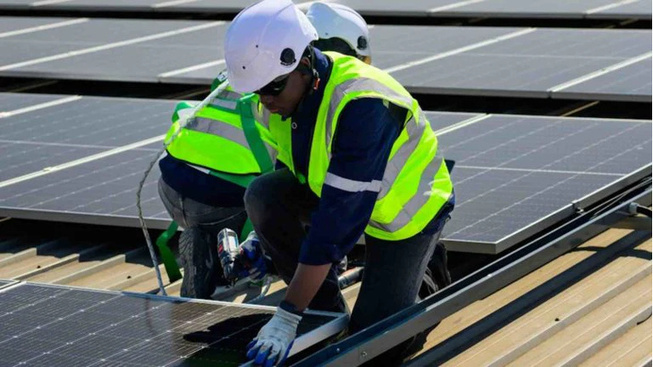 Solaire au Sénégal : Fin des “Classe A”, invasion des marques chinoises — pourquoi NRJSOLAIRE est le repère ? Solaire au Sénégal : Fin des “Classe A”, invasion des marques chinoises — pourquoi NRJSOLAIRE est le repère ?