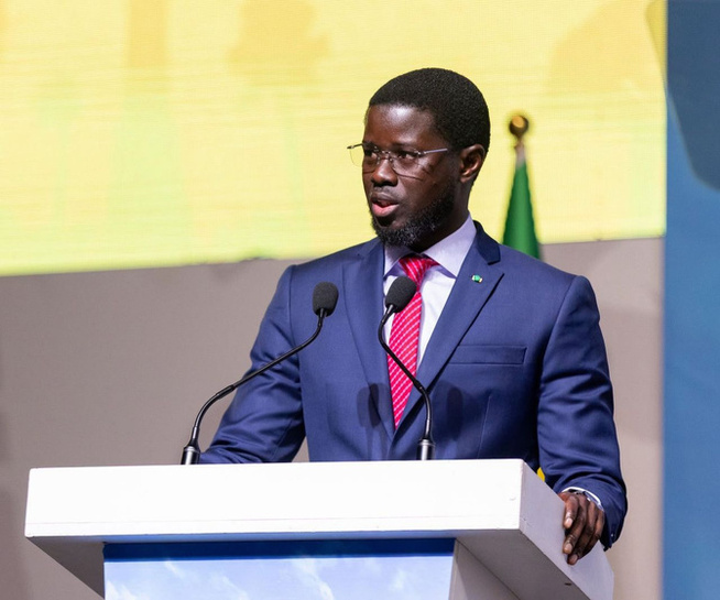 Arrivée de Bassirou Diomaye Faye au Grand théâtre pour la cérémonie d’ouverture officielle du Forum du livre et de la lecture Arrivée de Bassirou Diomaye Faye au Grand théâtre pour la cérémonie d’ouverture officielle du Forum du livre et de la lecture