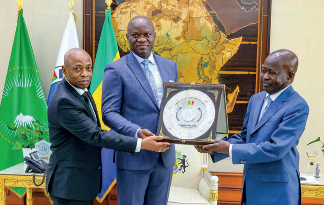 Dakar 2026 : Diagna Ndiaye rallie le président Oligui Nguema à la cause des Jeux Olympiques de la Jeunesse Dakar 2026 : Diagna Ndiaye rallie le président Oligui Nguema à la cause des Jeux Olympiques de la Jeunesse