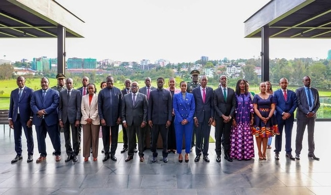 Transformation digitale : le Président Faye en immersion au cœur du modèle rwandais Irembo Transformation digitale : le Président Faye en immersion au cœur du modèle rwandais Irembo