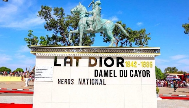 « Fêtons Lat Dior Ngoné Latyr, le Héros national du Sénégal » : Beau récit de l’éminent Babacar Mbaye Ndaak « Fêtons Lat Dior Ngoné Latyr, le Héros national du Sénégal » : Beau récit de l’éminent Babacar Mbaye Ndaak