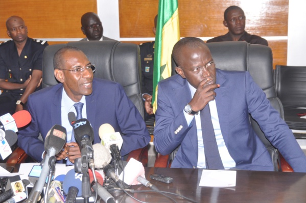 Yaxam Mbaye : "Sidy Lamine Niass est un orfèvre en contre-vérités; Idrissa Seck s'acharne sur les autres en occultant ses tares et faiblesses (...) Yaxam Mbaye : "Sidy Lamine Niass est un orfèvre en contre-vérités; Idrissa Seck s'acharne sur les autres en occultant ses tares et faiblesses (...)