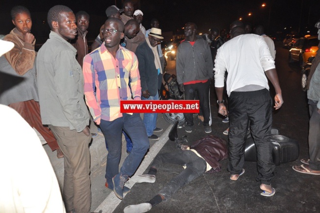 Les images de l'accident qui s'est produit ce samedi nuit en face la gendarmerie foire. Les images de l'accident qui s'est produit ce samedi nuit en face la gendarmerie foire.