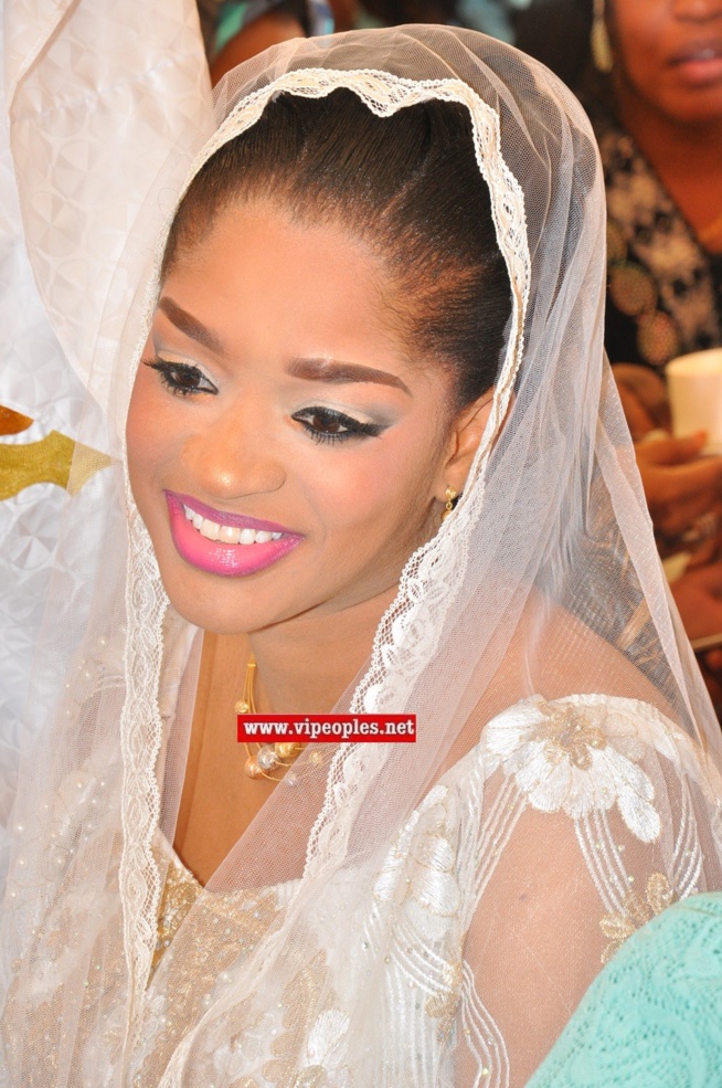 En exclusivité: Les images du baptême du fils de Moustapha Cissé le jeune marabout "Niasséne" aux HLM. En exclusivité: Les images du baptême du fils de Moustapha Cissé le jeune marabout "Niasséne" aux HLM.