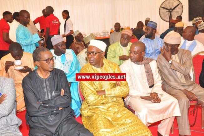 En exclusivité: Les images du baptême du fils de Moustapha Cissé le jeune marabout "Niasséne" aux HLM. En exclusivité: Les images du baptême du fils de Moustapha Cissé le jeune marabout "Niasséne" aux HLM.