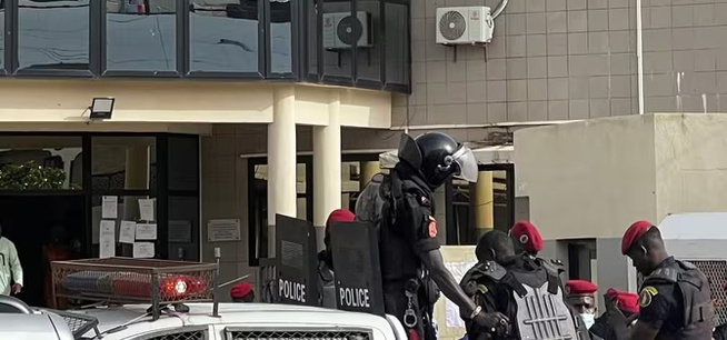 Pikine : La Police et l’Armée à deux doigts de s’affronter lors d’une opération antidrogue Pikine : La Police et l’Armée à deux doigts de s’affronter lors d’une opération antidrogue