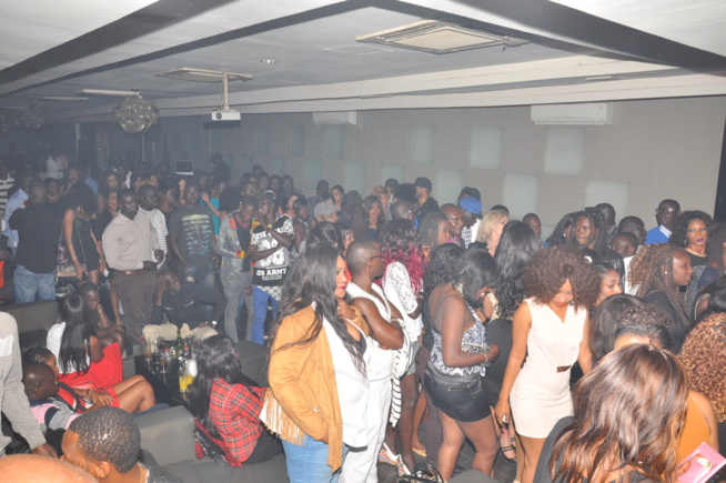 PAQUES: Pape Diouf au Baramundi c'est le triomphe de la musique avec Packo Prod. Regardez PAQUES: Pape Diouf au Baramundi c'est le triomphe de la musique avec Packo Prod. Regardez