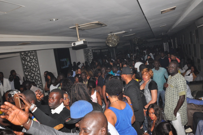 PAQUES: Pape Diouf au Baramundi c'est le triomphe de la musique avec Packo Prod. Regardez PAQUES: Pape Diouf au Baramundi c'est le triomphe de la musique avec Packo Prod. Regardez