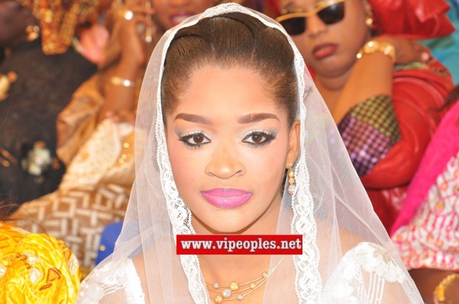 Voici la grande dame qui se cache derriére le jeune marabout "niasséne" Moustapha Cissé.