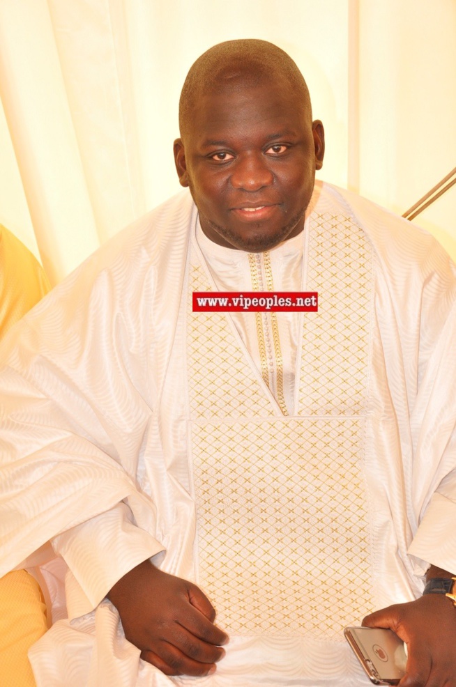 Voici la grande dame qui se cache derriére le jeune marabout "niasséne" Moustapha Cissé. Voici la grande dame qui se cache derriére le jeune marabout "niasséne" Moustapha Cissé.