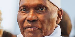 Mainlevée sur ses biens attribués Karim : Me Wade ouvre un nouveau front contre Macky Sall Mainlevée sur ses biens attribués Karim : Me Wade ouvre un nouveau front contre Macky Sall