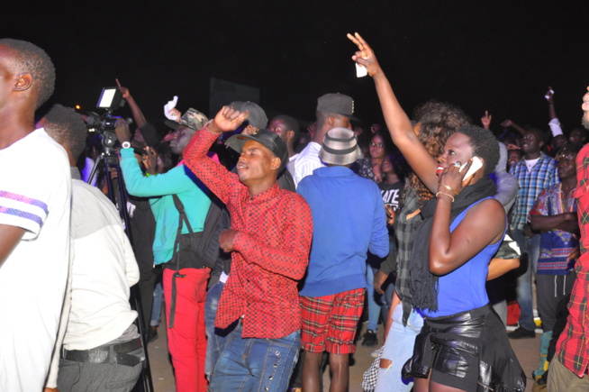 En images le concert du Nigérien WIZKID au monument de la renaissance. Regardez. En images le concert du Nigérien WIZKID au monument de la renaissance. Regardez.