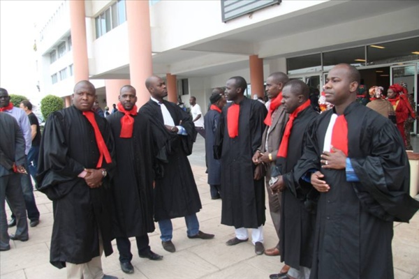 Tension : Les travailleurs de la Justice très remontés contre Me Boucounta Diallo Tension : Les travailleurs de la Justice très remontés contre Me Boucounta Diallo