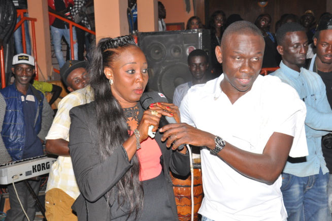 Soirée Fans Club: Pape Diouf pimente et explose la scéne du Ravin. Soirée Fans Club: Pape Diouf pimente et explose la scéne du Ravin.