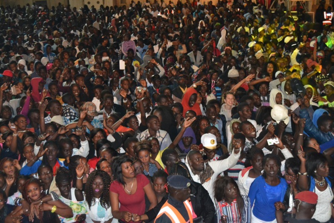 Tournée nationale: Pape Diouf le nouveau chouchou des Thiésssois remplit le stade Maniang Soumaré. Tournée nationale: Pape Diouf le nouveau chouchou des Thiésssois remplit le stade Maniang Soumaré.