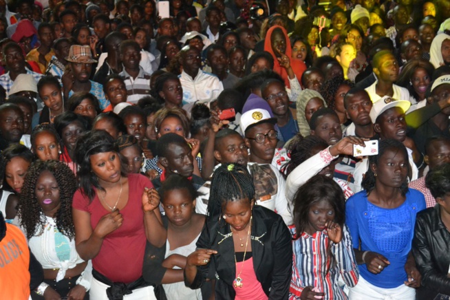 Tournée nationale: Pape Diouf le nouveau chouchou des Thiésssois remplit le stade Maniang Soumaré. Tournée nationale: Pape Diouf le nouveau chouchou des Thiésssois remplit le stade Maniang Soumaré.