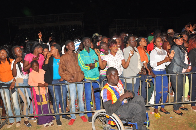 Tournée nationale: Pape Diouf le nouveau chouchou des Thiésssois remplit le stade Maniang Soumaré. Tournée nationale: Pape Diouf le nouveau chouchou des Thiésssois remplit le stade Maniang Soumaré.