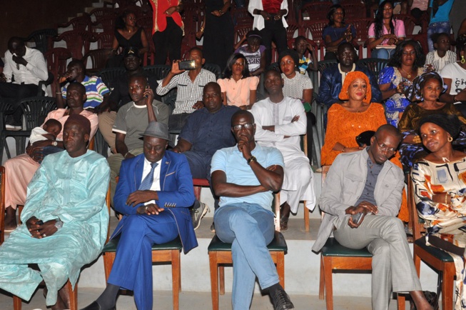 TOURNEE NATIONALE: Pape Diouf dompte la population de Tamba, le stade municipal au rytme de "Maalaw" TOURNEE NATIONALE: Pape Diouf dompte la population de Tamba, le stade municipal au rytme de "Maalaw"