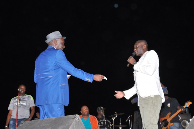 TOURNEE NATIONALE: Pape Diouf dompte la population de Tamba, le stade municipal au rytme de "Maalaw" TOURNEE NATIONALE: Pape Diouf dompte la population de Tamba, le stade municipal au rytme de "Maalaw"