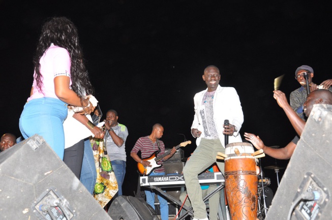 TOURNEE NATIONALE: Pape Diouf dompte la population de Tamba, le stade municipal au rytme de "Maalaw" TOURNEE NATIONALE: Pape Diouf dompte la population de Tamba, le stade municipal au rytme de "Maalaw"