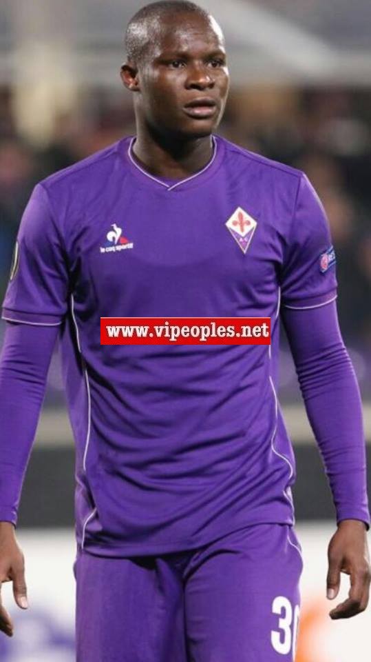 Oeuvre social: L'international Sénégalais de Fiorentina Babacar Khouma offre 3 millions ao concert de la Solidarité avecc Youssou Ndour au grand théatre. Oeuvre social: L'international Sénégalais de Fiorentina Babacar Khouma offre 3 millions ao concert de la Solidarité avecc Youssou Ndour au grand théatre.