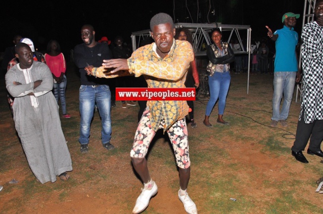 Arrêt sur images: Le nouveau guignol des danseurs. Regardez sans commentaire! Arrêt sur images: Le nouveau guignol des danseurs. Regardez sans commentaire!