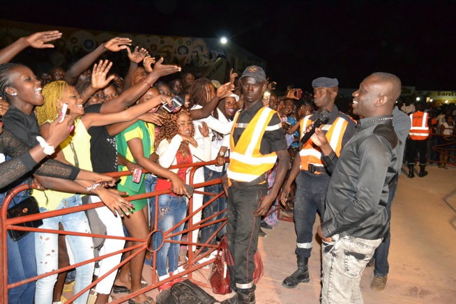 TOURNEE NATIONAL: Pape Diouf a l'assaut des Kaolackois avec la troupe " rirou tribunal". Regardez le big concert explosif