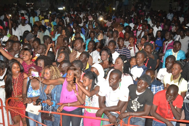 TOURNEE NATIONAL: Pape Diouf a l'assaut des Kaolackois avec la troupe " rirou tribunal". Regardez le big concert explosif TOURNEE NATIONAL: Pape Diouf a l'assaut des Kaolackois avec la troupe " rirou tribunal". Regardez le big concert explosif