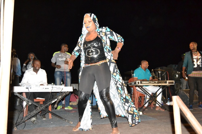 TOURNEE NATIONAL: Pape Diouf a l'assaut des Kaolackois avec la troupe " rirou tribunal". Regardez le big concert explosif TOURNEE NATIONAL: Pape Diouf a l'assaut des Kaolackois avec la troupe " rirou tribunal". Regardez le big concert explosif