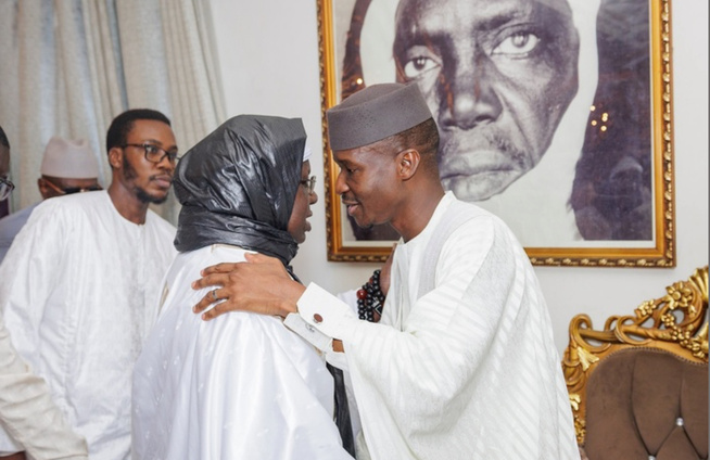 Le Ministre de l’Intérieur reçu à Yoff Layène : prières et recommandations pour un Sénégal uni Le Ministre de l’Intérieur reçu à Yoff Layène : prières et recommandations pour un Sénégal uni