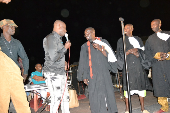 TOURNEE NATIONAL: Pape Diouf a l'assaut des Kaolackois avec la troupe " rirou tribunal". Regardez le big concert explosif TOURNEE NATIONAL: Pape Diouf a l'assaut des Kaolackois avec la troupe " rirou tribunal". Regardez le big concert explosif