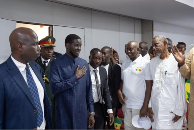 7e sommet de l’UE-UA: le Président Diomaye rencontre la communauté sénégalaise de l’Angola 7e sommet de l’UE-UA: le Président Diomaye rencontre la communauté sénégalaise de l’Angola