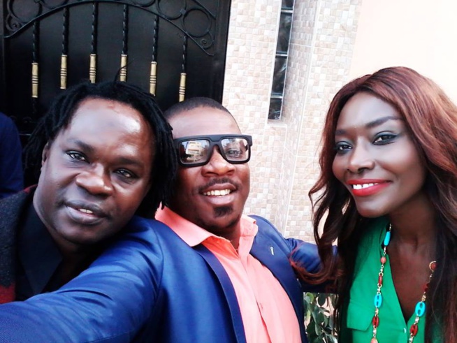 Coumba Gawlo reçoit Baba Maal à Fem Fm Coumba Gawlo reçoit Baba Maal à Fem Fm