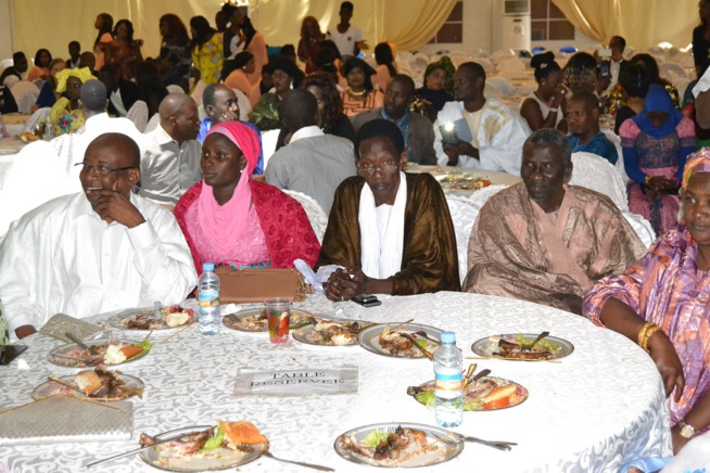 Dîner de gala Ambassador de Nouakchott: Pape Diouf assure, chauffe et explose les Mauritaniens à guichet fermé Dîner de gala Ambassador de Nouakchott: Pape Diouf assure, chauffe et explose les Mauritaniens à guichet fermé