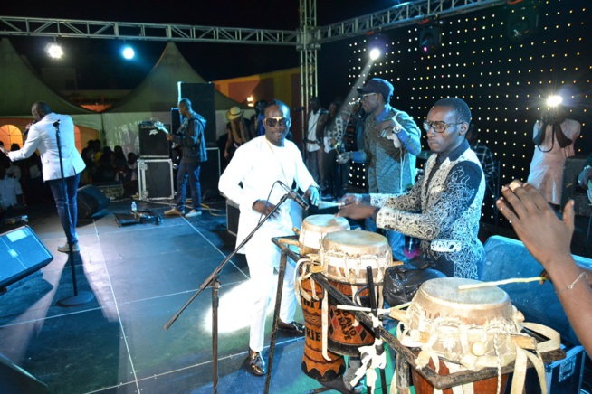 Dîner de gala Ambassador de Nouakchott: Pape Diouf assure, chauffe et explose les Mauritaniens à guichet fermé Dîner de gala Ambassador de Nouakchott: Pape Diouf assure, chauffe et explose les Mauritaniens à guichet fermé