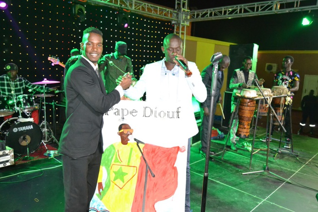 Dîner de gala Ambassador de Nouakchott: Pape Diouf assure, chauffe et explose les Mauritaniens à guichet fermé Dîner de gala Ambassador de Nouakchott: Pape Diouf assure, chauffe et explose les Mauritaniens à guichet fermé