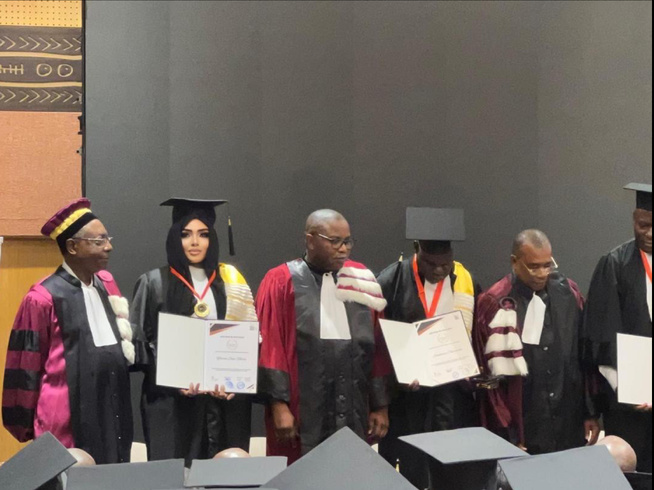 La présentatrice vedette de l'émission ‘’HalamBi’’ sur la TFM, Yacine Rassoul Sèye, vient d'être distinguée par l'Institut Africain de Recherche Pluridisciplinaire Appliquée (IARPA) et le Centre de Valorisation Professionnelle de Tunis (CVPT) La présentatrice vedette de l'émission ‘’HalamBi’’ sur la TFM, Yacine Rassoul Sèye, vient d'être distinguée par l'Institut Africain de Recherche Pluridisciplinaire Appliquée (IARPA) et le Centre de Valorisation Professionnelle de Tunis (CVPT)