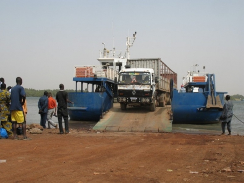 Transgambienne – La Convergence pour le désenclavement et le développement de la Casamance exige la construction d’une voie de contournement de la Gambie Transgambienne – La Convergence pour le désenclavement et le développement de la Casamance exige la construction d’une voie de contournement de la Gambie
