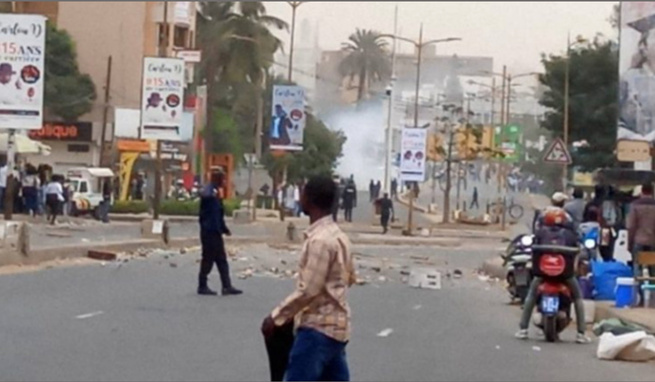 Situation de crise à l’Ucad : Le mouvement des Étudiants Jëf Jël exprime son indignation Situation de crise à l’Ucad : Le mouvement des Étudiants Jëf Jël exprime son indignation