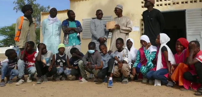 Ross-Béthio : Oumar Ndiaye offre 100 kits de petit-déjeuner aux élèves du CEM Imam Mbaye Sèye Ross-Béthio : Oumar Ndiaye offre 100 kits de petit-déjeuner aux élèves du CEM Imam Mbaye Sèye
