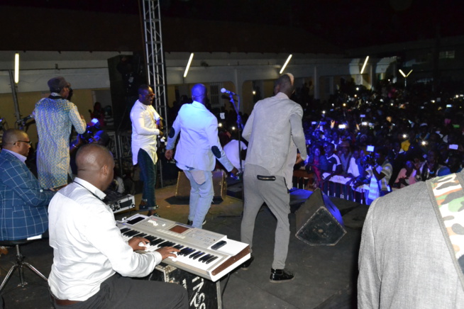 Concert explosif à la Cité Claudel Pape Diouf ravit la vedette et chauffe les étudiantes.