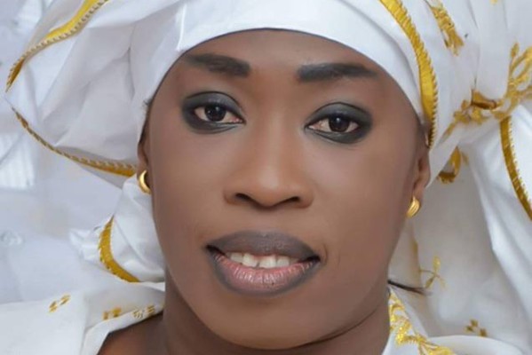 Pour les beaux yeux de sa « niarèl », fille du khalif des Layènes, le ministre Diouf Sarr mobilise ses amis pour… Pour les beaux yeux de sa « niarèl », fille du khalif des Layènes, le ministre Diouf Sarr mobilise ses amis pour…