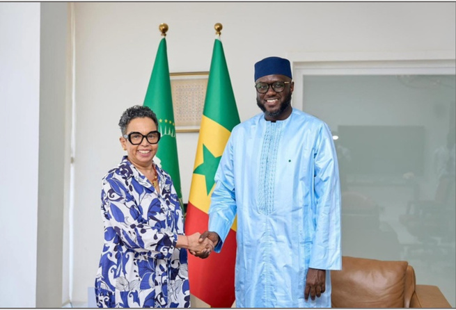 El Malick Ndiaye reçoit les Ambassadrices de Colombie et de Finlande El Malick Ndiaye reçoit les Ambassadrices de Colombie et de Finlande