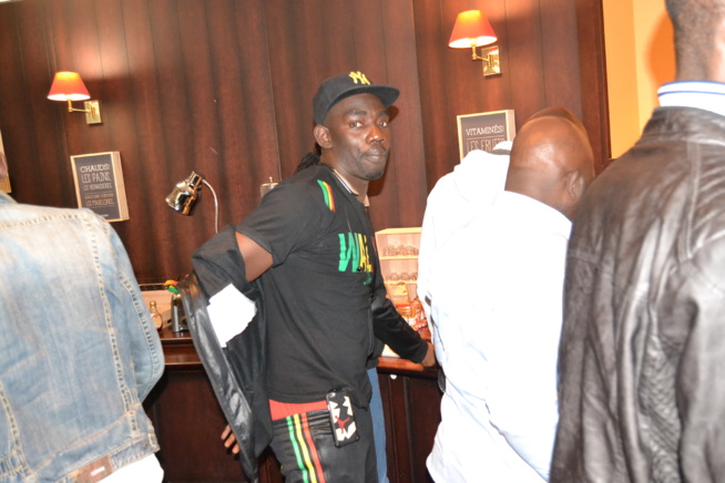 Sur la route de Berçy avec Waly Seck le 04 Juin: Arrivé des acteurs de la série "Wiri Wiri" à Paris pour rallier Marseille avec Waly dans ma ville. Regardez. Sur la route de Berçy avec Waly Seck le 04 Juin: Arrivé des acteurs de la série "Wiri Wiri" à Paris pour rallier Marseille avec Waly dans ma ville. Regardez.