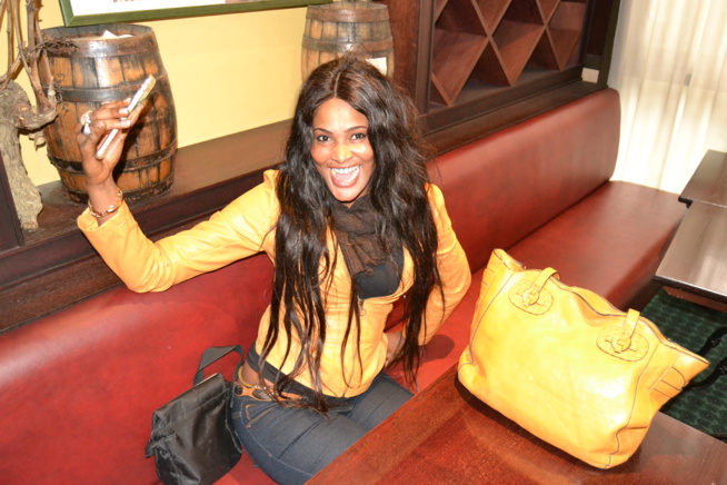 Sur la route de Berçy avec Waly Seck le 04 Juin: Arrivé des acteurs de la série "Wiri Wiri" à Paris pour rallier Marseille avec Waly dans ma ville. Regardez. Sur la route de Berçy avec Waly Seck le 04 Juin: Arrivé des acteurs de la série "Wiri Wiri" à Paris pour rallier Marseille avec Waly dans ma ville. Regardez.