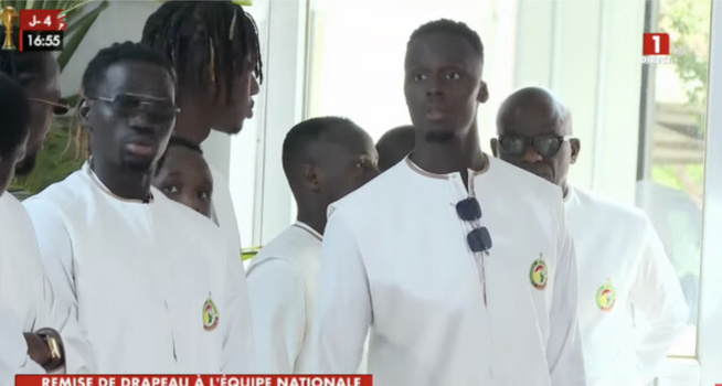 Photos/ Palais de la République : Le Président de la République, Bassirou Diomaye Faye, a procédé à la remise officielle du drapeau national à nos vaillants Lions, cet après-midi Photos/ Palais de la République : Le Président de la République, Bassirou Diomaye Faye, a procédé à la remise officielle du drapeau national à nos vaillants Lions, cet après-midi