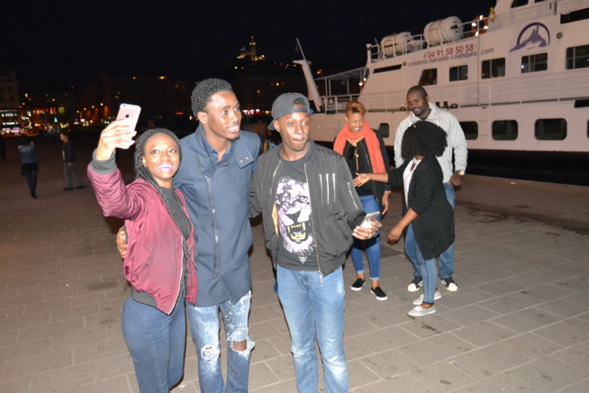 Sur la route de Bercy : Wally Ballago Seck et Soleil Levant au vieux port de Marseille Sur la route de Bercy : Wally Ballago Seck et Soleil Levant au vieux port de Marseille
