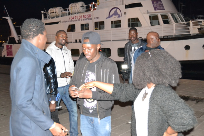 Sur la route de Bercy : Wally Ballago Seck et Soleil Levant au vieux port de Marseille